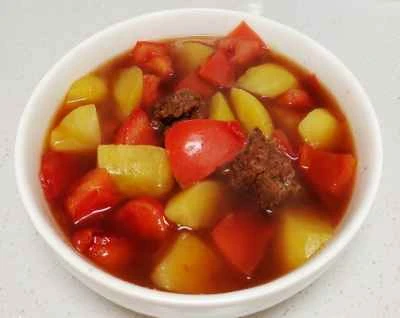 ジャガイモとトマトの牛肉煮込みのレシピ