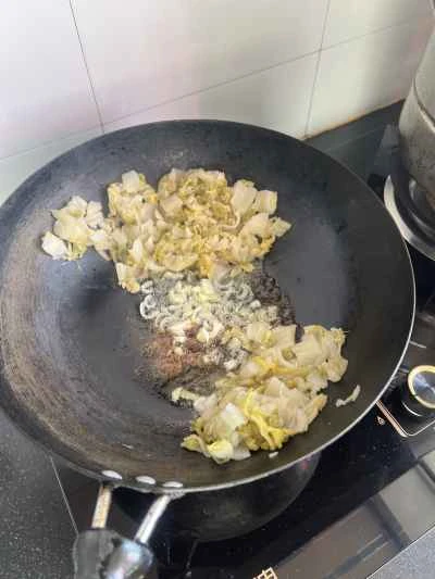 キャベツの漬物、千切りジャガイモ、豆腐を使った煮豆腐の作り方：5