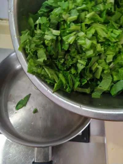 ニンニク風味のロメインレタスの作り方：5