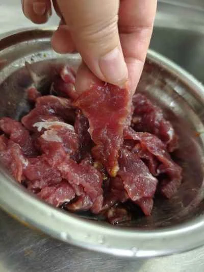 牛肉ともやし炒めの作り方：1