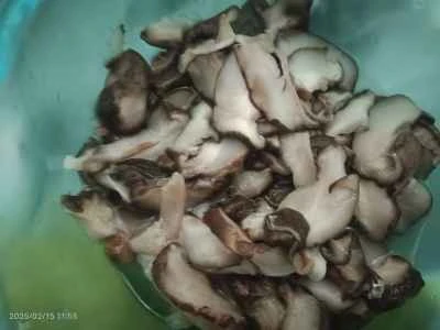 きのこ肉炒めの作り方：1