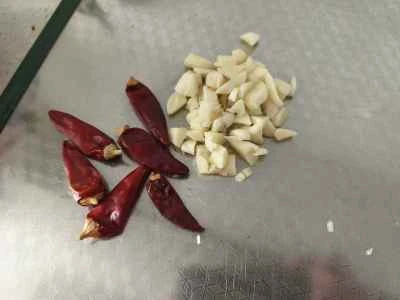 乾燥豆腐シートとスベリヒユの炒め物の作り方：4