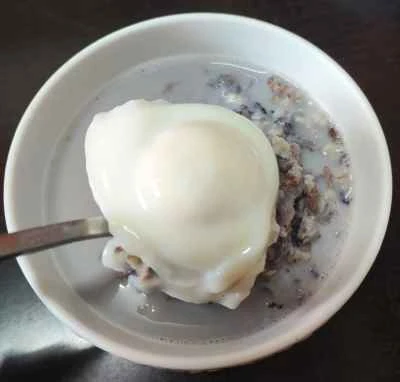 ブラックオーツミルクポーチドエッグのレシピ手順：8