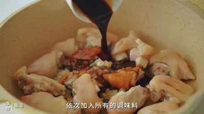 夏の食卓の主役は、酢豚。作り方は以下のとおりです。2