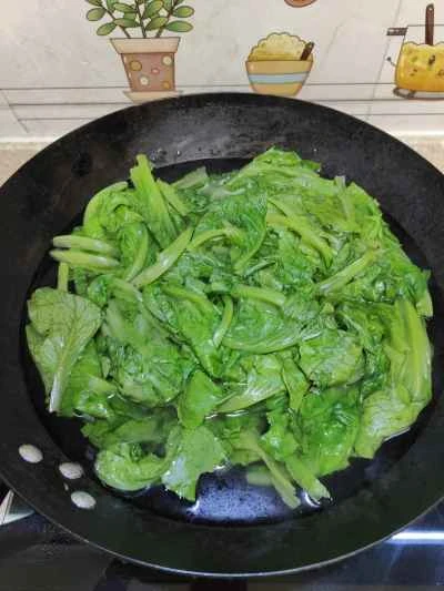 ドレッシングでレタスを作る手順：6