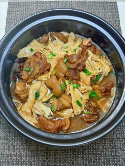 干し豆腐皮で煮込んだラム肉のレシピ