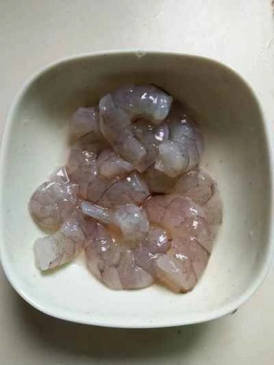 ガーリックバターエビ炒めの作り方：1