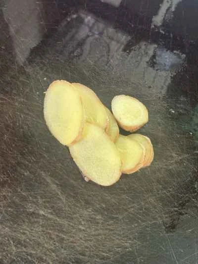 さつまいも澱粉団子入り豚肉の煮込みの作り方：1