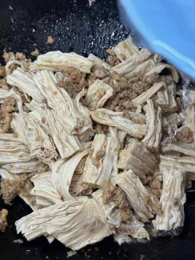 ひき肉入り豆腐皮の煮込みの作り方：7