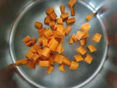 ココナッツキヌア、栗、ゴルゴンフルーツのミックス野菜スープの作り方：1