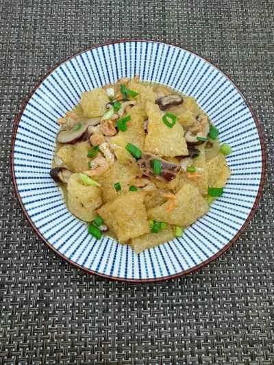 豚皮と椎茸、干しエビの煮込みのレシピ