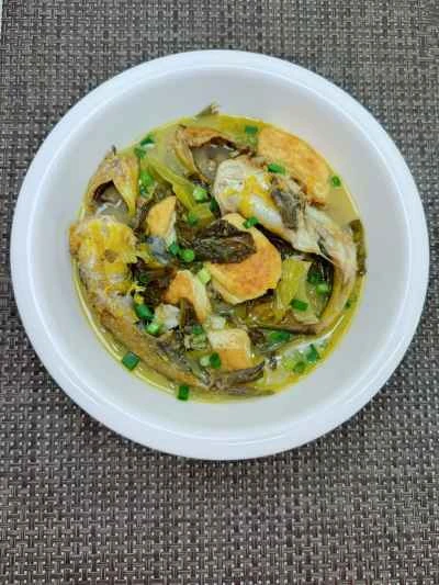 キャベツと豆腐のピクルスで煮込んだ黄ナマズの作り方：14