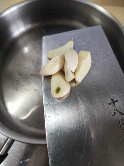 ニンニク風味のロメインレタスの作り方：4