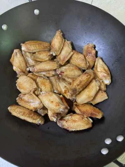 黄色い皮のチキンウィングを作る手順：8