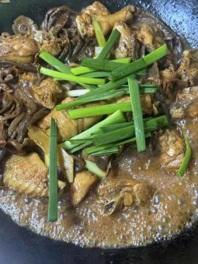 鹿角茸を使った鶏肉の煮込みの作り方：14