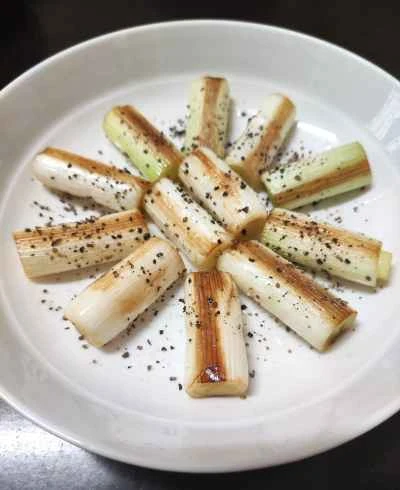 黒胡椒と海塩で炒めたネギのレシピ