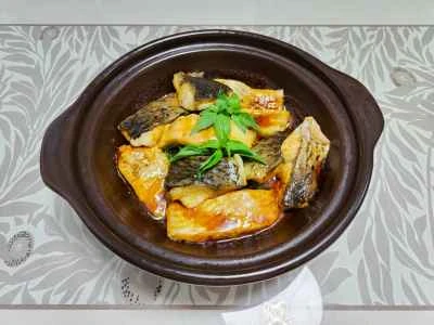 土鍋で煮込んだ魚の腹肉の作り方：13