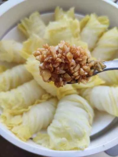 ニンニク入り蒸しチンゲン菜ロールの作り方：7