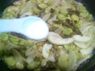 漬物、そら豆、肉を一晩煮込む手順：6