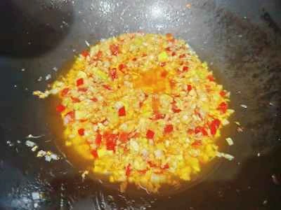 ニンニクと春雨を添えた蒸しチンゲン菜：手順6