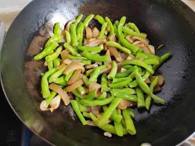 豚皮入りインゲン炒めの作り方：11