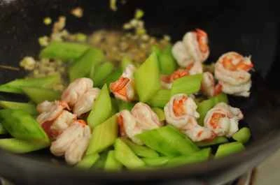 キュウリ、カシューナッツ、エビの作り方：8