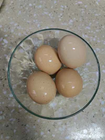 バジル入り目玉焼きの作り方：1