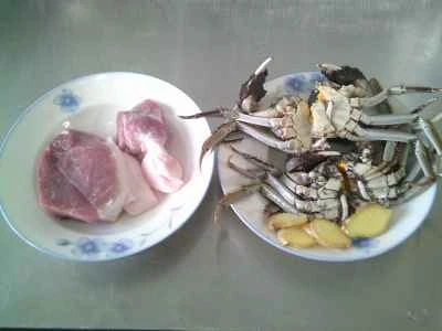 ひき肉入り蒸し毛ガニの作り方：1