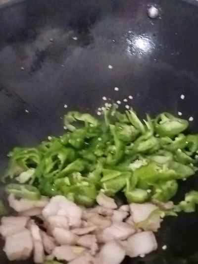 ナスとピーマンの炒め物の作り方：7