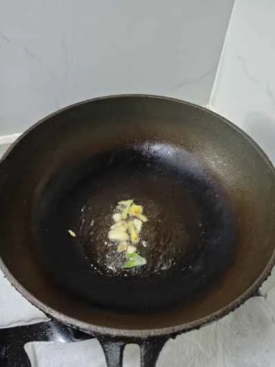 エビとアスパラガスの炒め物の作り方：7