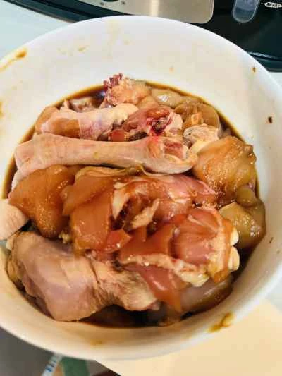 生姜とネギで煮込んだ鶏肉の作り方：1