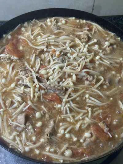 トマト、エノキ茸、牛肉の作り方：9