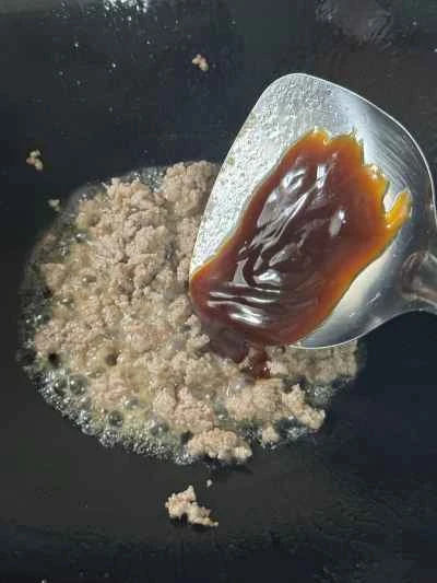 刻んだ唐辛子、ひき肉、卵を作る手順：7