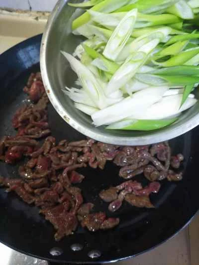 羊肉とネギの炒め物の作り方：7