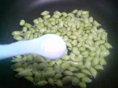 からし菜の漬物、揚げグルテン、肉詰め、ゆで枝豆の作り方：10