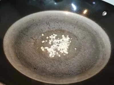 ニンニクとサツマイモの葉の炒め物の作り方：3