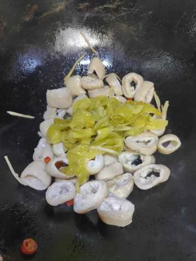 豚腸とキャベツのピクルス炒めの作り方：12