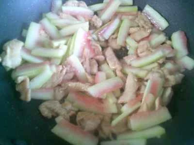 鶏むね肉とスイカの皮の炒め物の作り方：13