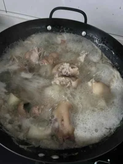 大豆入り豚足煮込みの作り方：2