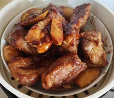 タロイモ入り蒸し豚スペアリブのレシピ