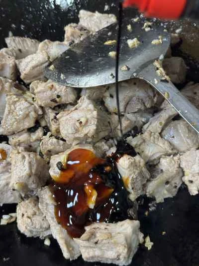 発酵黒豆とニンニクの蒸し豚スペアリブ：7つの手順