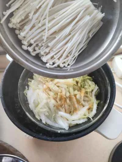 にんにくエノキ茸入り蒸し豚肉の作り方：6