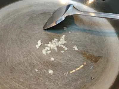 豚肉と乾燥豆腐の炒め物を作る手順：4