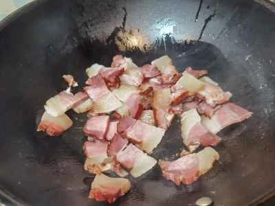 新鮮なタケノコ入り豚肉炒めの作り方：4