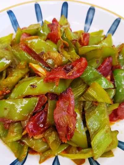 黒豆ソースとピーマンの中華ソーセージ炒めの作り方：7