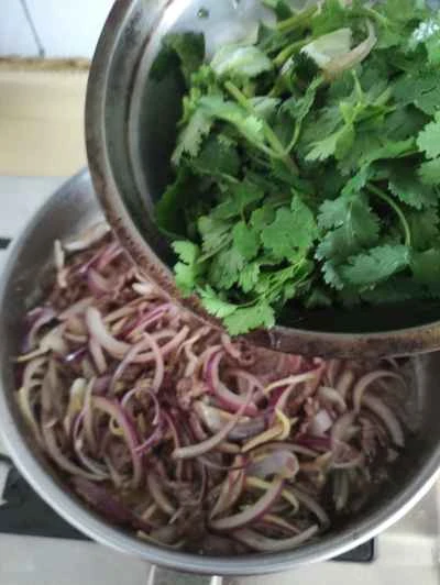 パクチー入り牛肉炒めの作り方：9