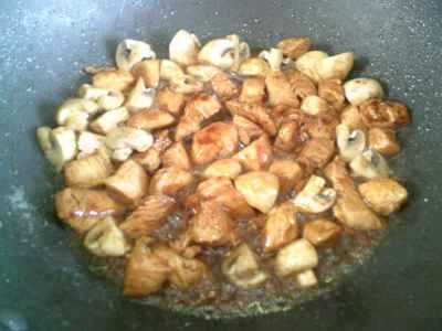 きのこと鶏胸肉の炒め物の作り方：13