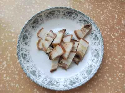 冬筍とハーブの豚バラ肉炒めの作り方：1