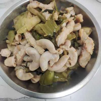 豚腸とキャベツのピクルス炒めのレシピ