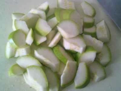 ズッキーニとピクルスのマスタードグリーン、揚げグルテン炒めの作り方：4